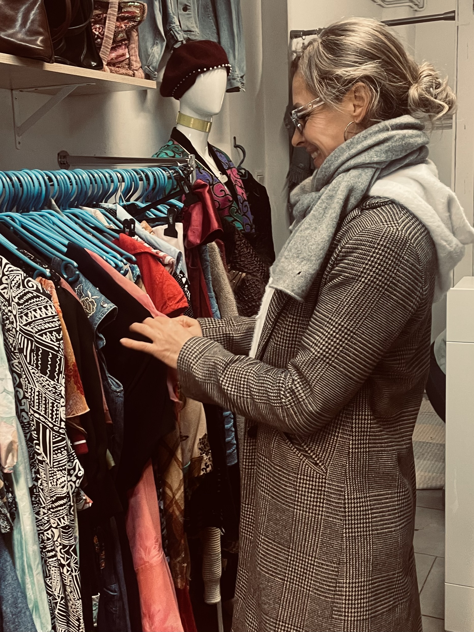Read more about the article Vintage as a Map of History: What Charity Shops in the UK and Poland Quietly Tell Us