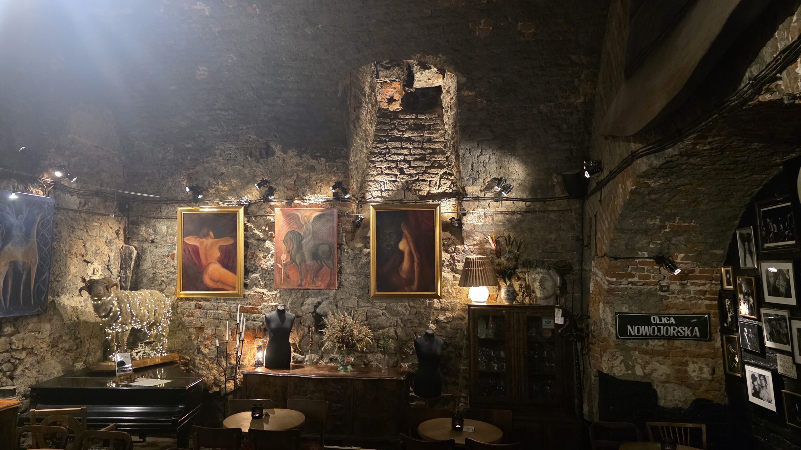 Read more about the article The Unpolished Charm: Why Kraków Still Feels Real in a World of Plastic Cities